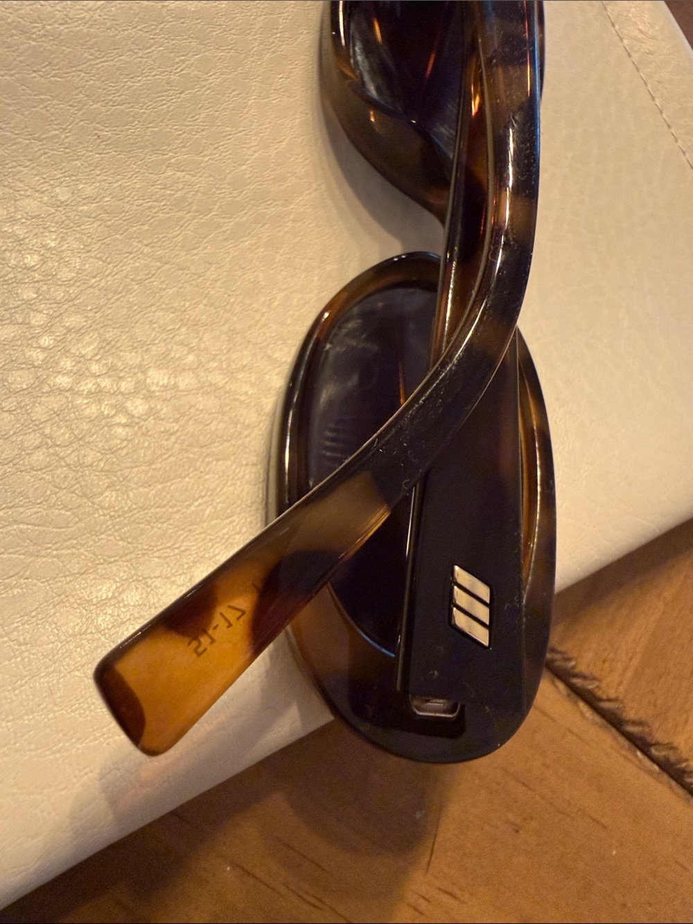 Le Specs Tortoiseshell Oval Sunglasses - Brown/Black Lenses - Picture 3 of 4